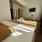27 Rent House Aparthotel 3*