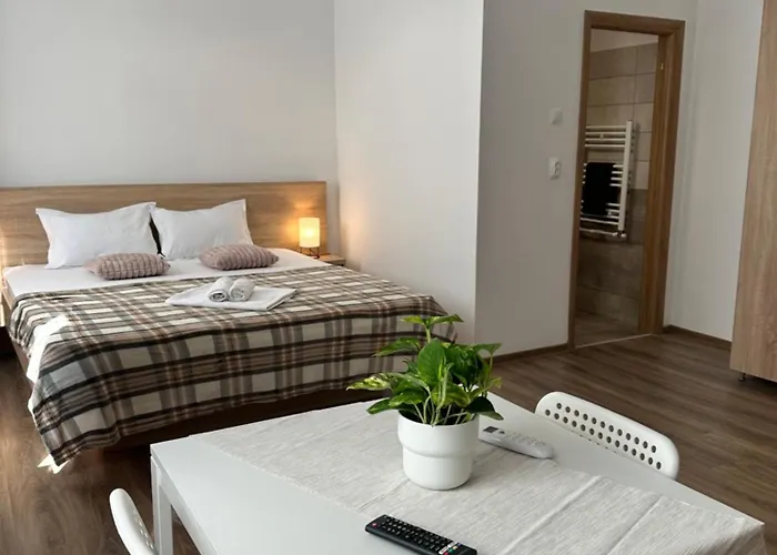 Ξενοδοχείο με διαμερίσματα 27 Rent House 3*